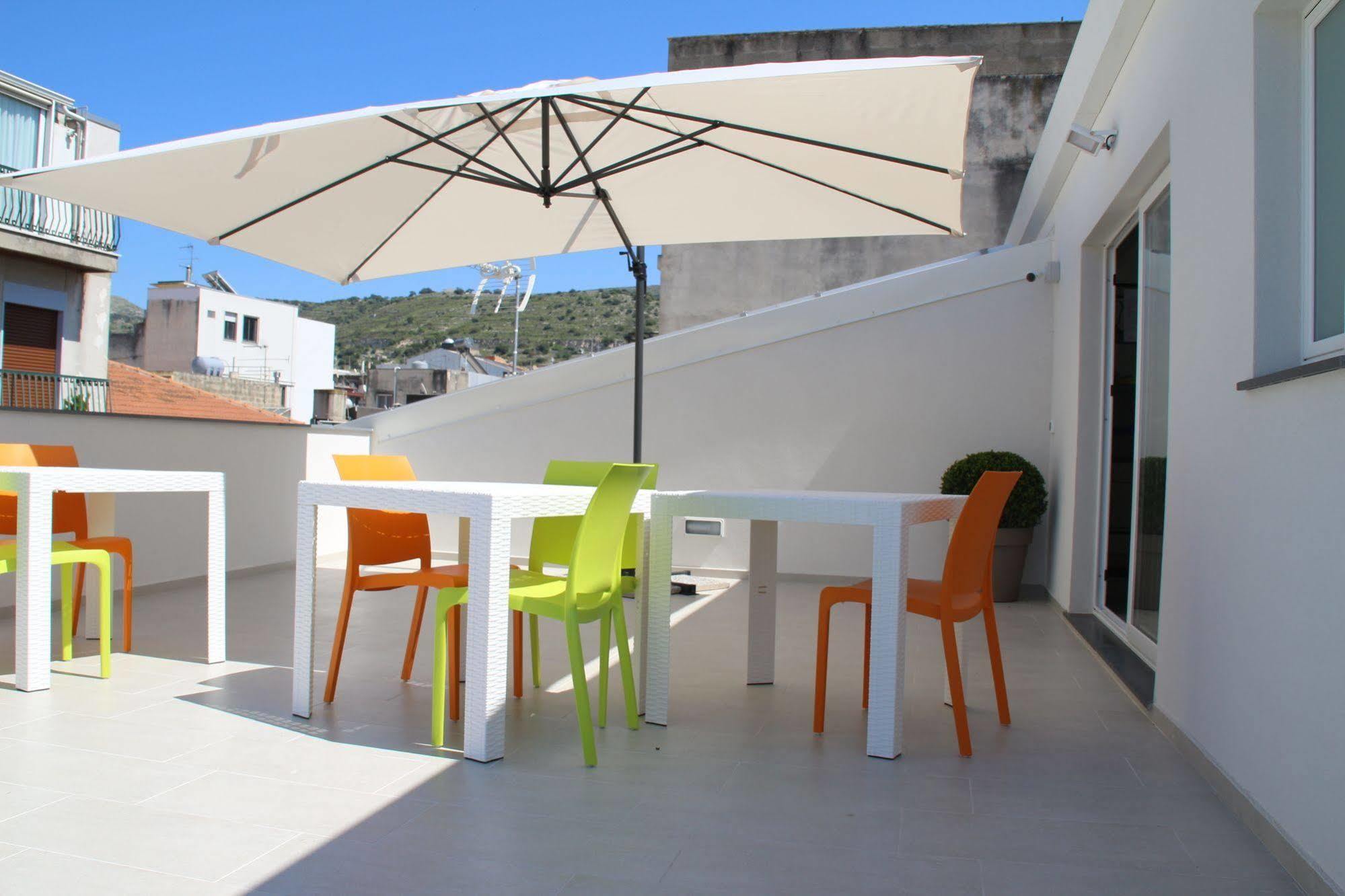 La Terrazza B&B Comiso Exteriör bild